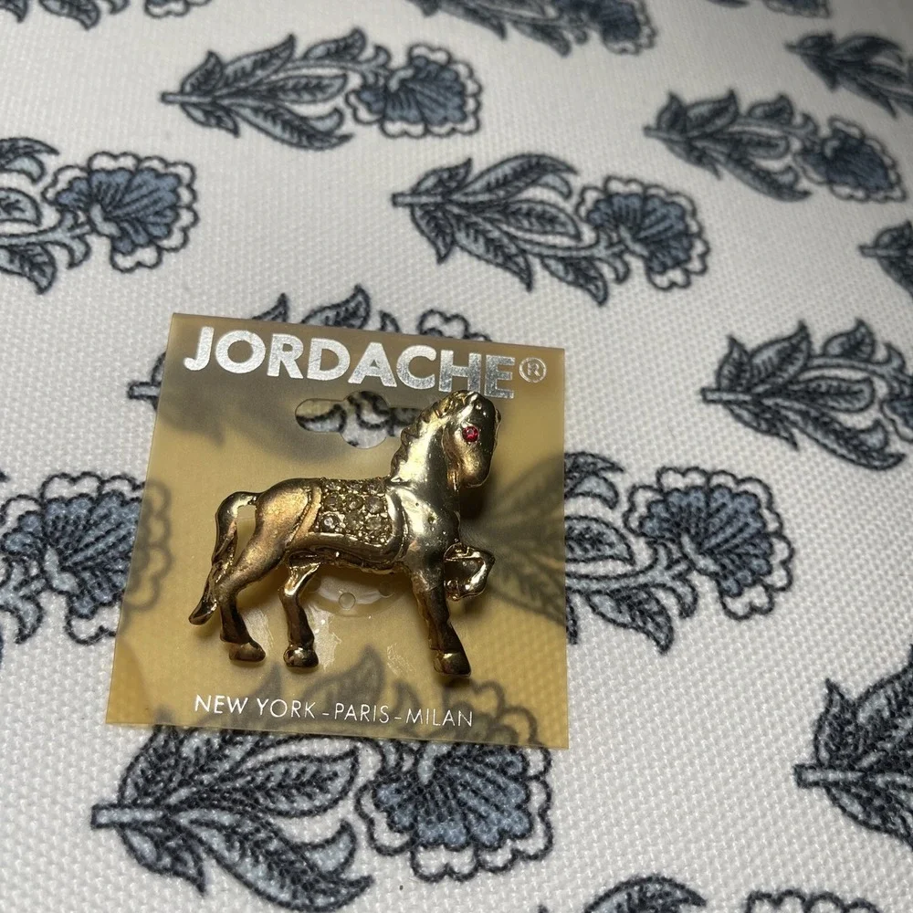 Vtg Jordache Gold Tone Metal Horse Pin Brooch High Stepping Red Eyes Jewelry